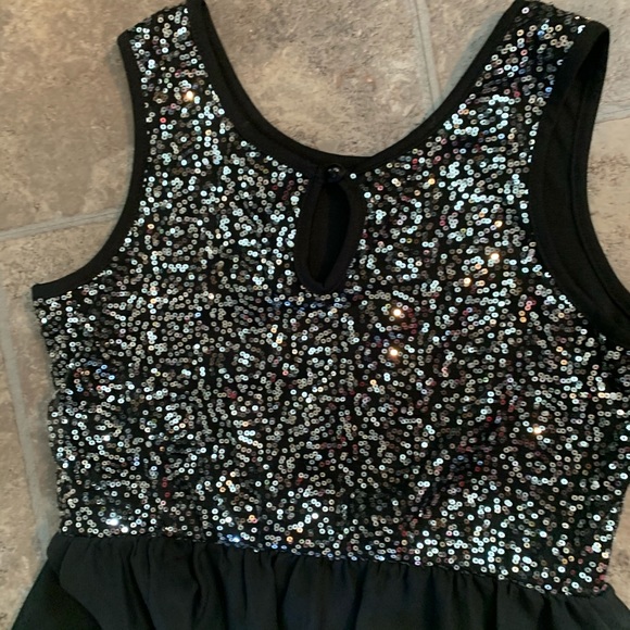 Girls size XL high low sequenced dress - Picture 4 of 7